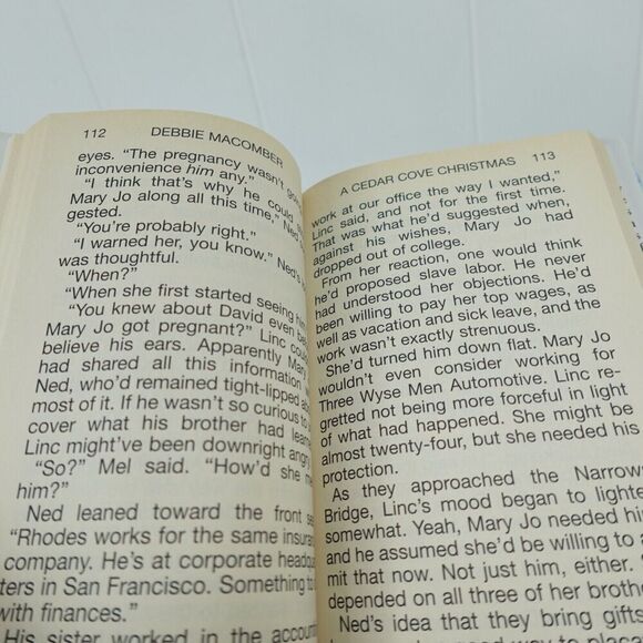 Debbie Macomber A Cedar Cove Christmas & Christmas Letters HC Books Lot of 2 - Picture 9 of 16